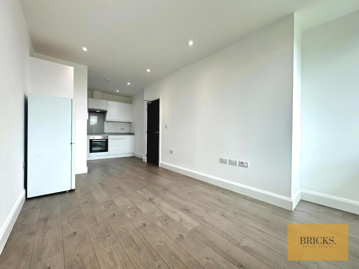 tHMG9O9MfE6I_98RkcTGDg